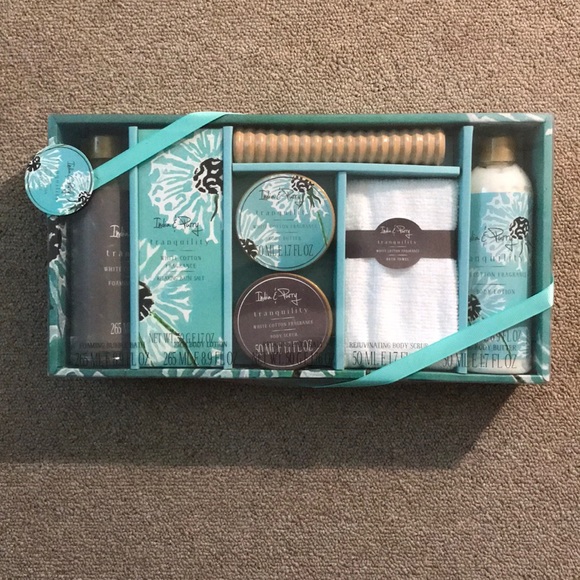 Other - Brand NEW  India & Purry Bath Items